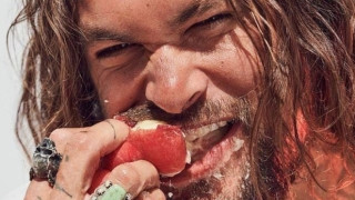 Кой не харесва Джейсън Момоа Май няма такъв човек