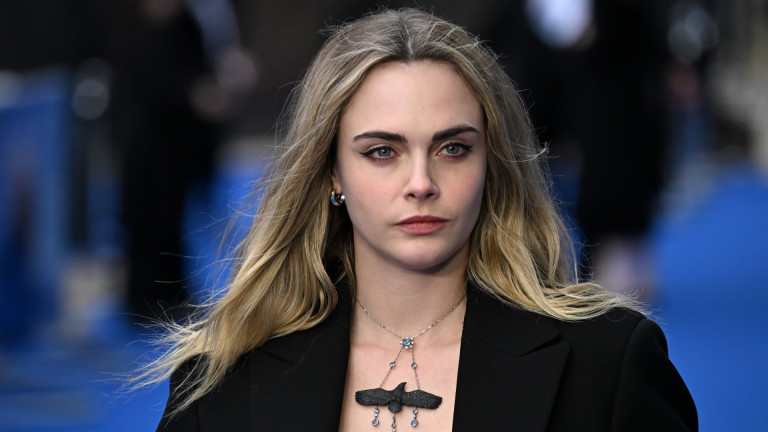 Кара Делевин на 33