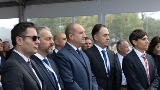 Без демагогия, а с обединение за решения, апелира Радев към партиите