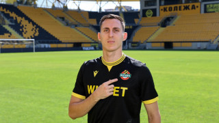 Ботев Пловдив официално обяви трансфера на българския национал Симеон Петров