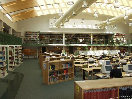 Компютри и достъп до интернет за 455 библиотеки 