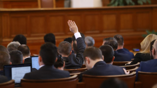 Депутатите приеха на първо четене Кодекса на труда със заложен