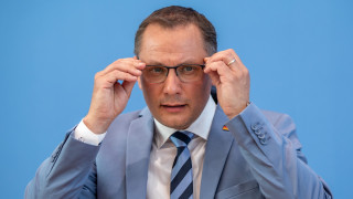 Тино Хрупала съпредседател на партия Алтернатива за Германия AfD призова