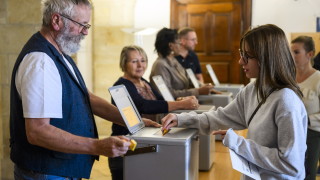 Крайната десница доминира на изборите в Швейцария