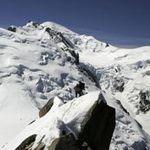 Топенето на ледниците във френските Алпи притесни учените