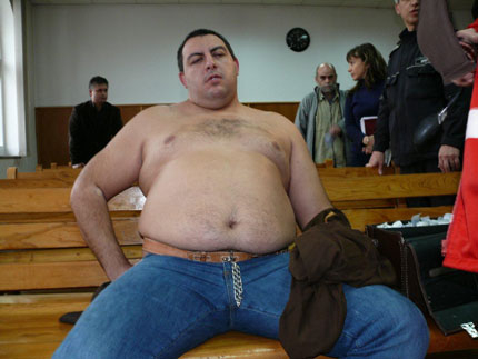 Шефът на ареста лично "вдигал" кръвното на Сумиста