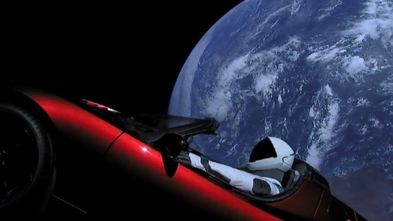 Защо Илън Мъск изпрати автомобил към Марс