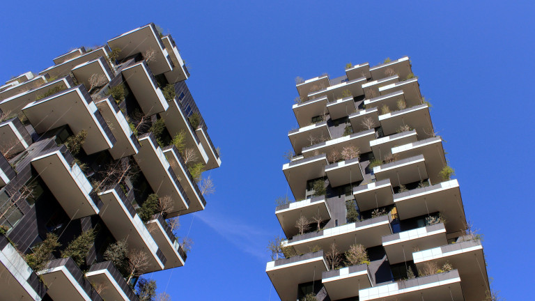 Гора в небето на Милано