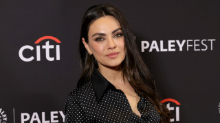 Когато излиза през 2010 г Черен лебед събира близо 330