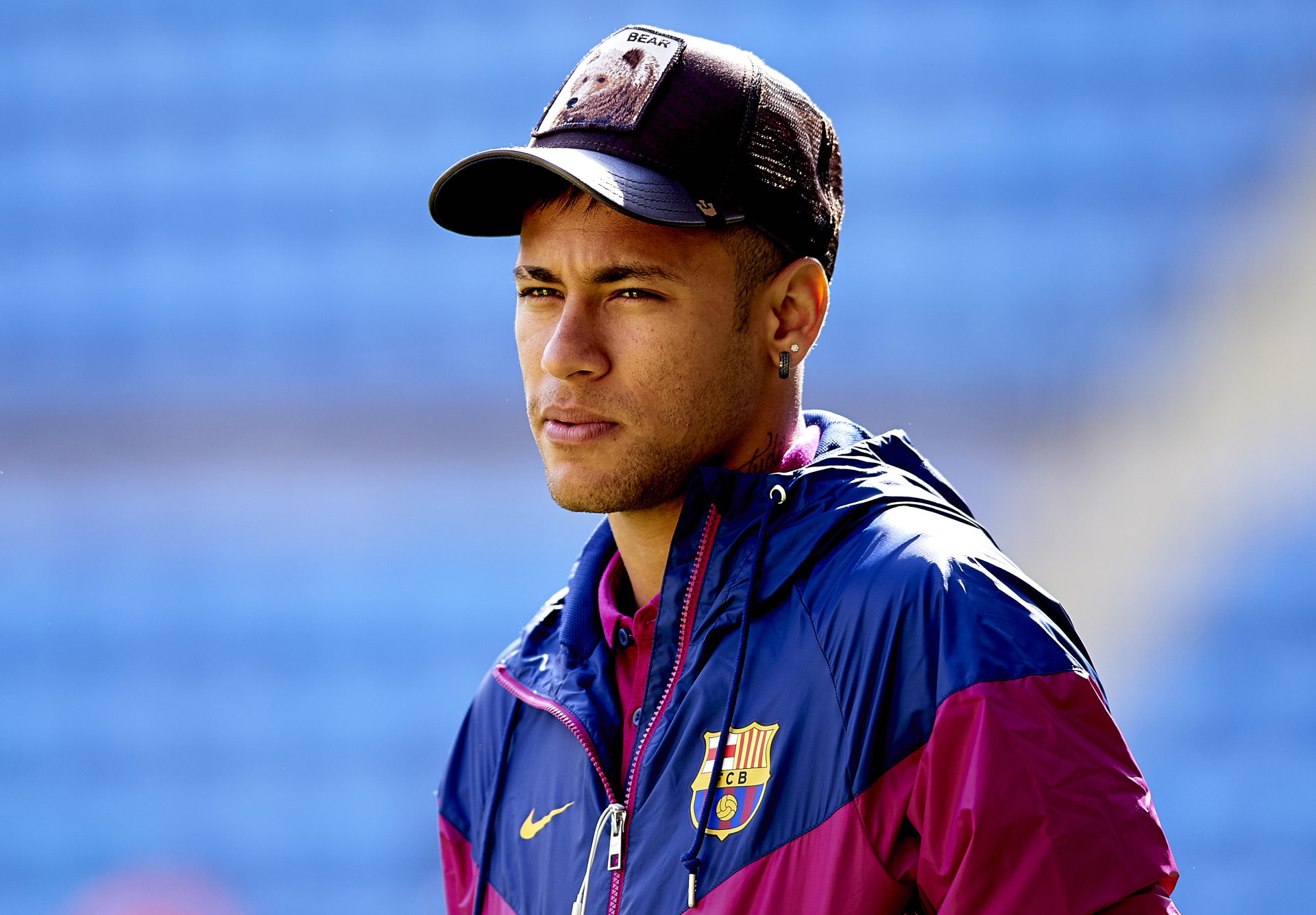 Неймар хвърлил бутилка по футболист на Валенсия