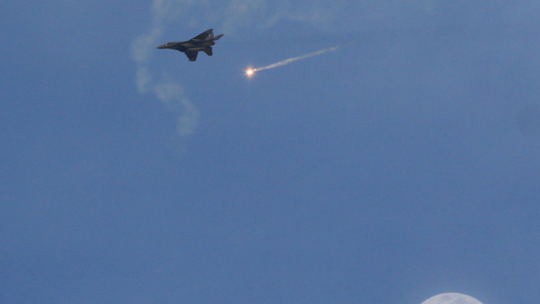 Джихадисти свалиха сирийски самолет и плениха пилота