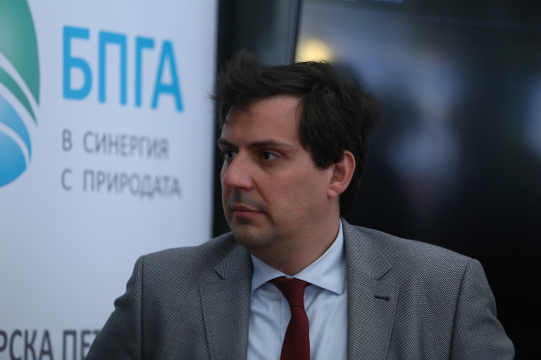  Светослав Бенчев - основен правист на Българска петролна и газова асоциация 