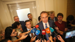 Не трябва да забравяме че господин Радев е президент благодарение