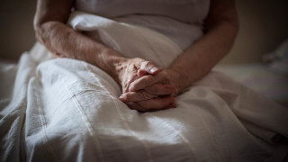 Жена смятана за най възрастния човек в света почина в Южна