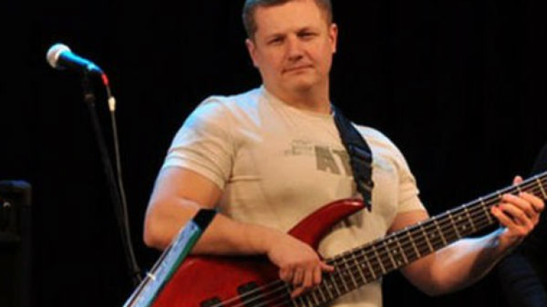 Почина бас китаристът на руската група "Любе" Павел Усанов