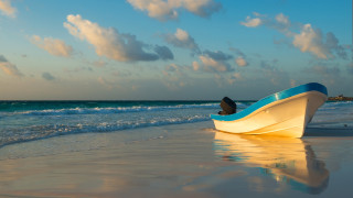 Моторна лодка и рибарска лодка се сблъскаха в езеро северно