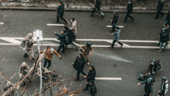 Руски „миротворци“ разстрелваха протестиращи в Алмати, разказва активист