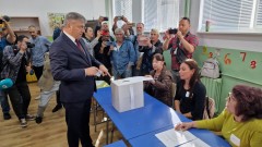 С мисъл за демокрацията Мустафа Карадайъ гласува на изборите