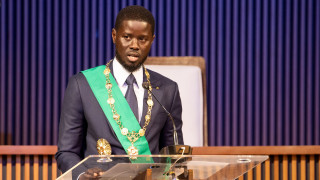 Най младият президент на Сенегал Басиру Диомайе Файе встъпи в длъжност