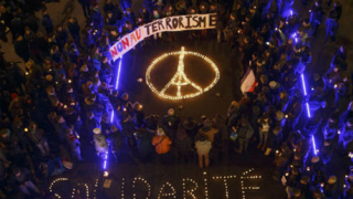 Един от терористите в Париж е преминал през балканския път на бежанците