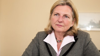 Министърът на външните работи Екатерина Захариева поздрави новия външен министър