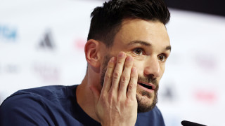 Капитанът на националния отбор на Франция Юго Лорис слага край