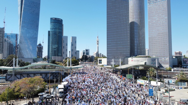 Десетки хиляди израелци демонстрираха в събота в цялата страна в