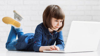 С 1 млн. лева купуват компютри на деца от социални услуги за е-обучение
