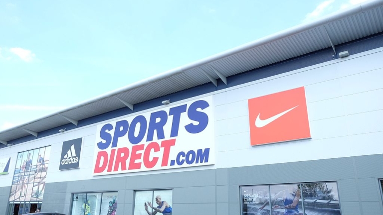 Печалбата на Sports Direct се срина
