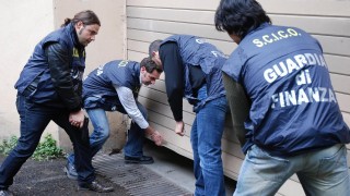 19 годишният футболист на италианския ФК Мартина се е самоубил съобщиха