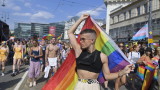  Хиляди унгарци се включиха в гей парада в Будапеща против анти-ЛГБТ закона 