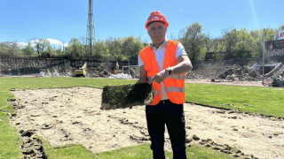 Христо Стоичков си взе още пет чима от стадион Българска