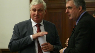 Синдикати и бизнес обвиниха Москов, че одържавява Здравната каса