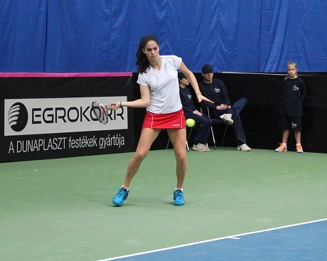 Изабелла Шиникова на четвъртфинал в Амиен 