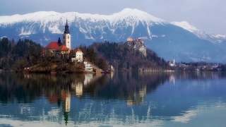 Словения постига деполитизация на историята която може да влияе негативно