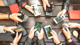 Смартфони втора ръка: Android устройствата се обезценяват два пъти по-бързо от iPhone