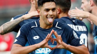 Халфът на Байер Леверкузен Надим Амири ще пропусне мача от