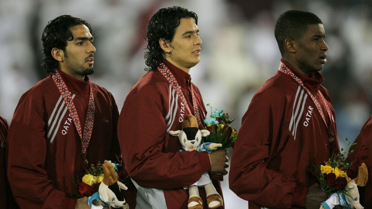  Катар при започване на натурализирането през 2006 година. В средата е Себастиан Сория. 