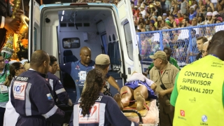 32-ма пострадали при инциденти с паднали платформи на карнавала в Рио