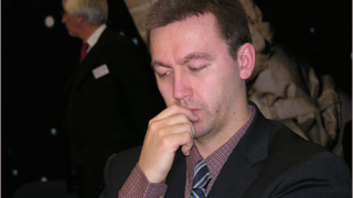 Гата Камски иска Веско Топалов на тъмно