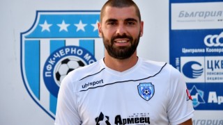 Вратар и защитник се очаква да се завърнат сред титулярите