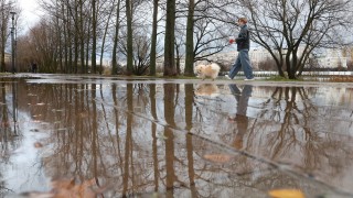 НИМХ издаде оранжев и жълт код за значителни валежи Атмосферното налягане
