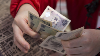 Доларът се възстановява, но търсенето на "безопасни" валути ще расте