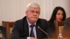 Кирил Вътев не иска да създава храна за клюки с оставката си