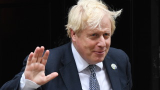 Бившият британски премиер Борис Джонсън предложи баща си Стенли Джонсън