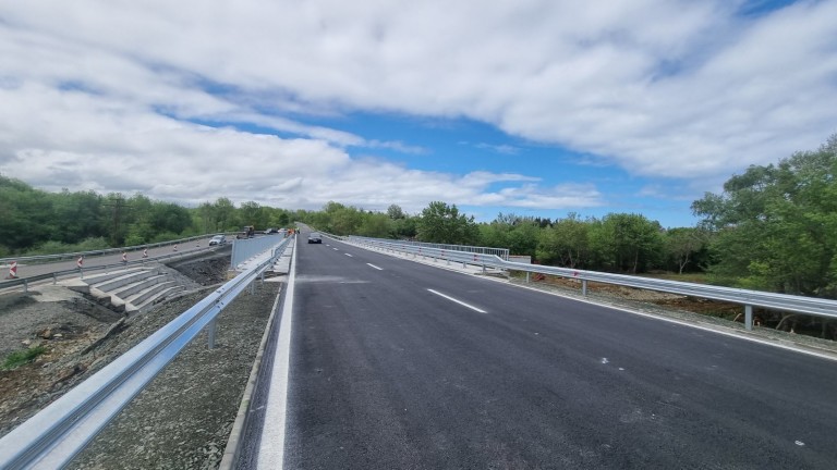 Ремонтираха моста между къмпинг Нестинарка и кв. Василико в Царево,