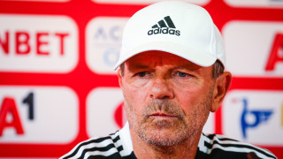 Стойчо Младенов държи рекорда за най много сред треньорите по поредни