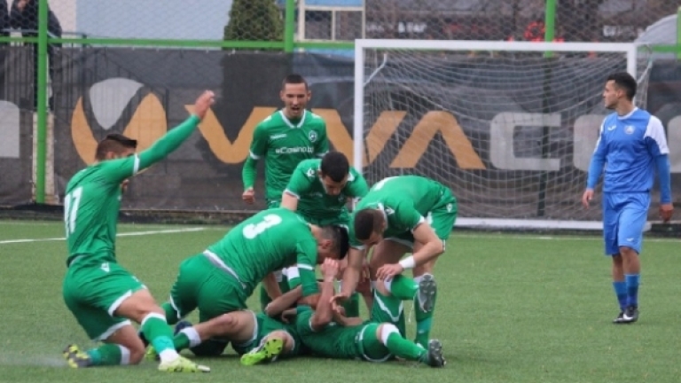 Младите лудогорци газят с 5:0 в Пловдив
