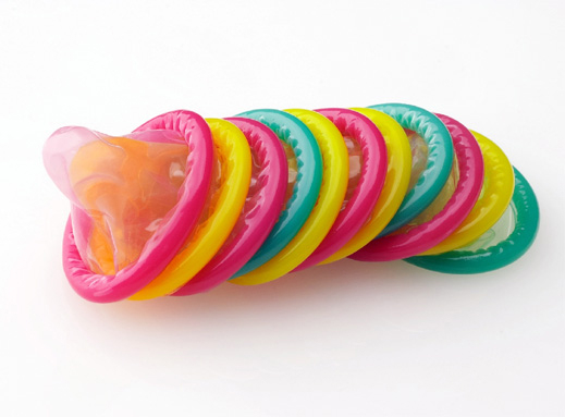 Колан за презервативи пускат на пазара