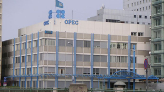 ОПЕК брани цена на петрола $55 за барел